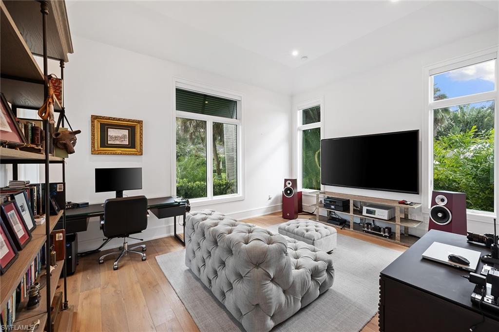 MOORINGS - Residential