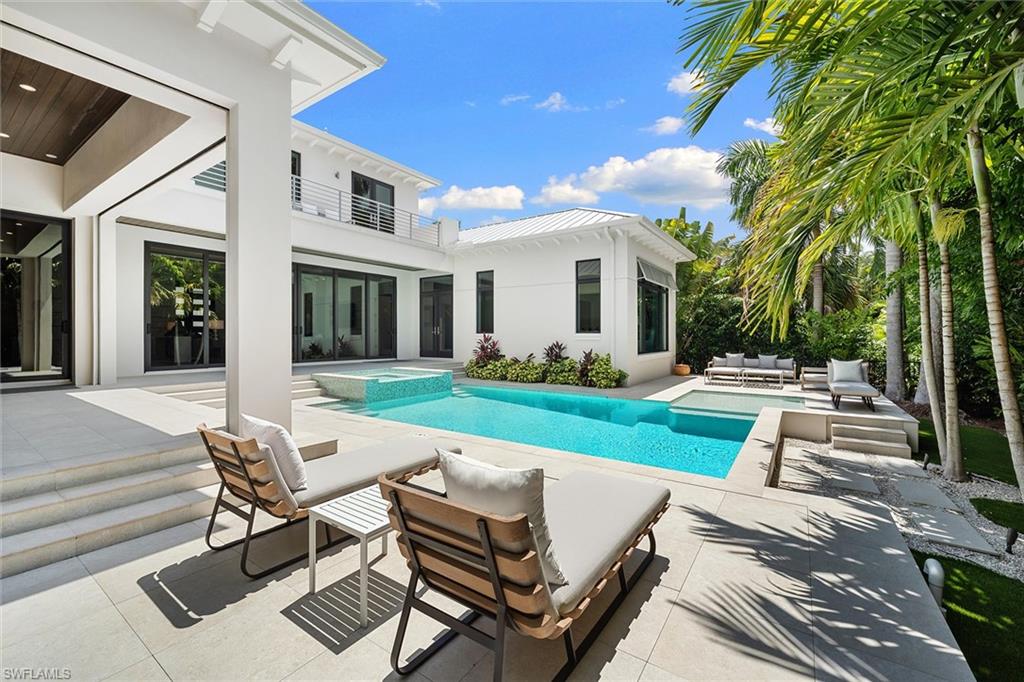 MOORINGS - Residential