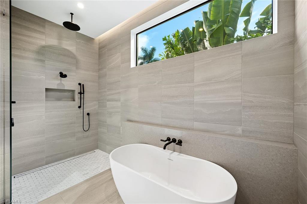 MOORINGS - Residential