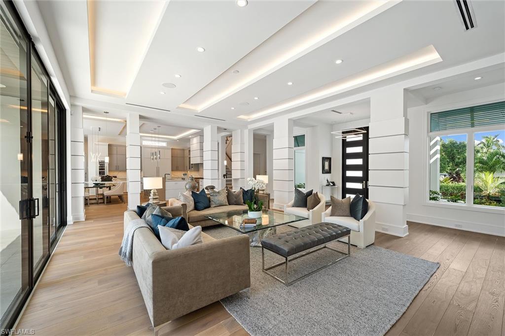 MOORINGS - Residential