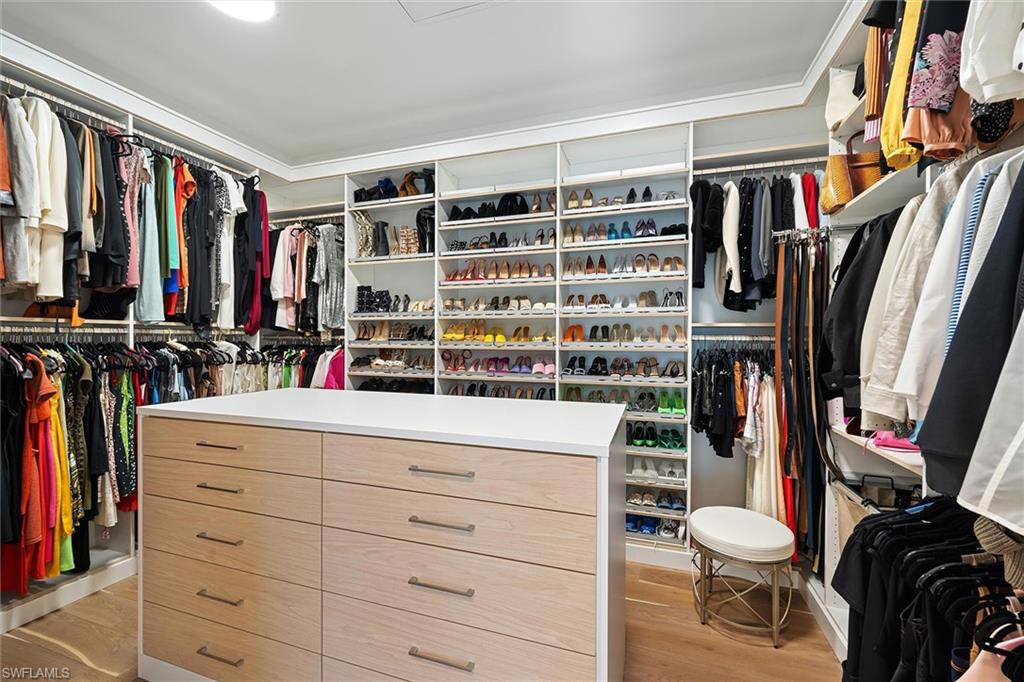 MOORINGS - Residential