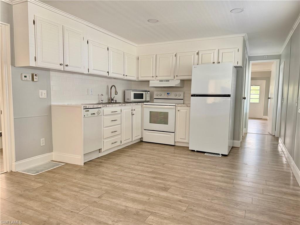 CARRIAGE VILLAGE - Residential