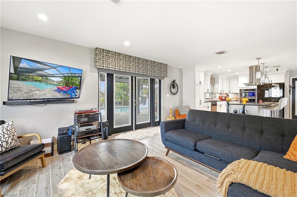 FORT MYERS SHORES - Residential