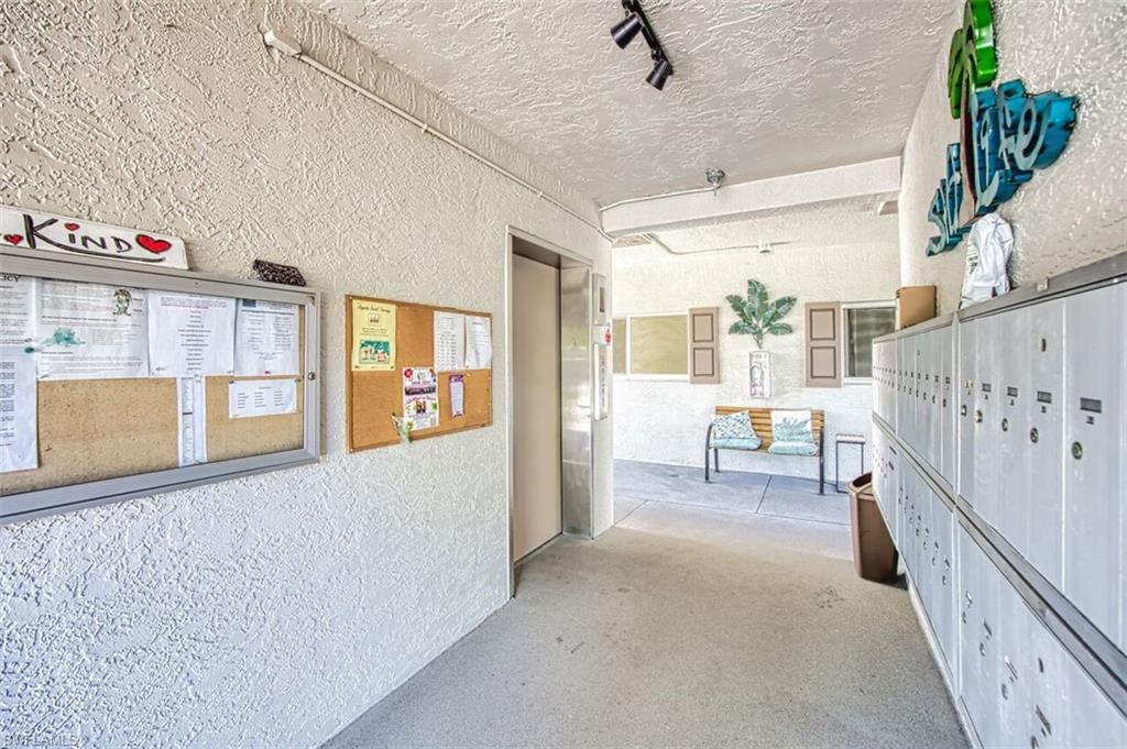 GOLFVIEW GOLF & RACQUET CLUB - Residential