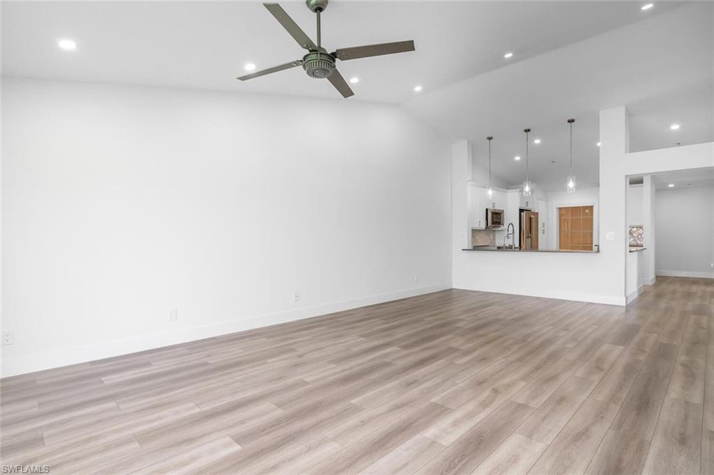 VICTORIA SHORES - Residential