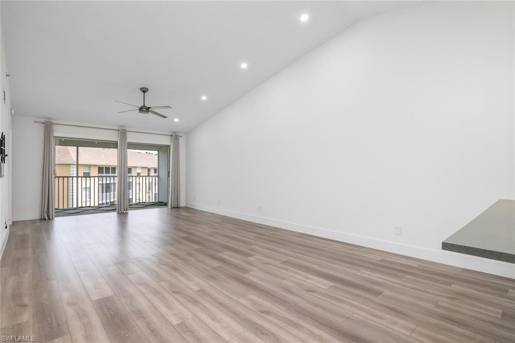 VICTORIA SHORES - Residential