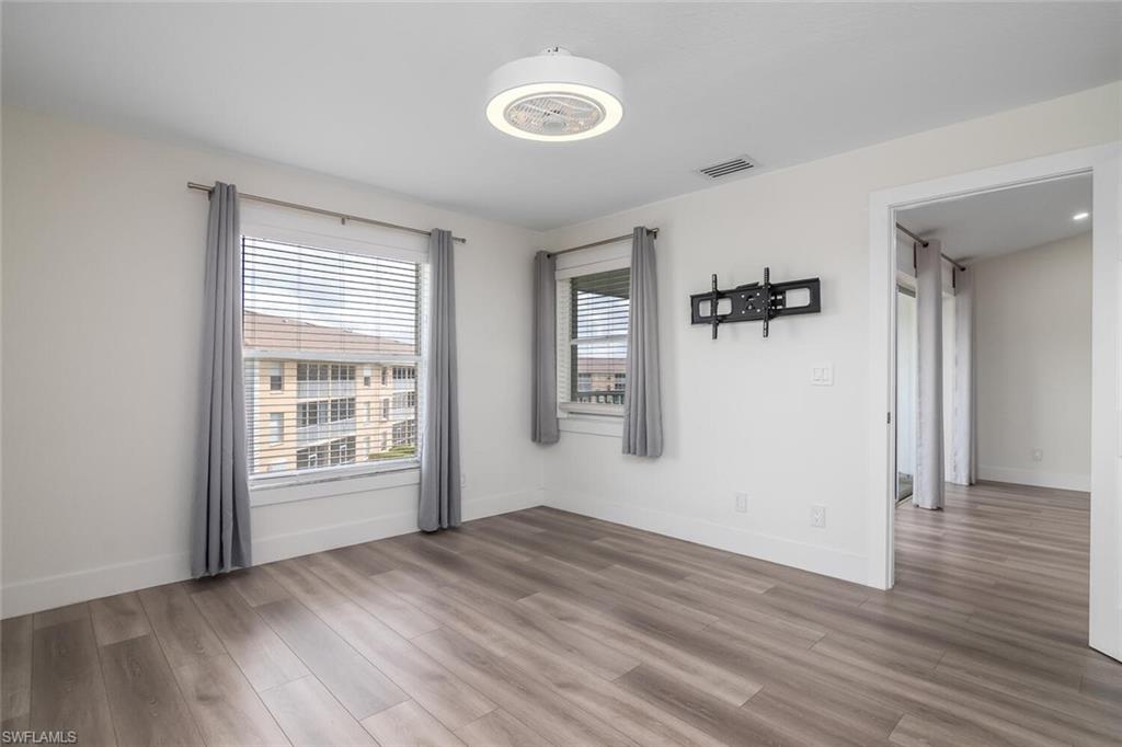 VICTORIA SHORES - Residential