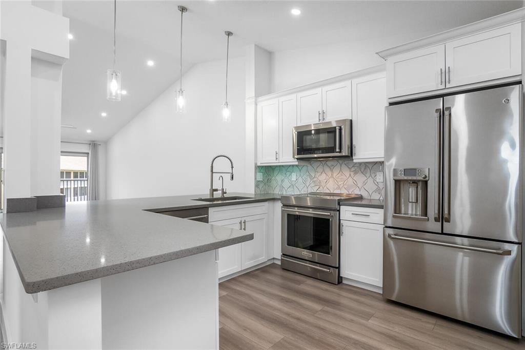 VICTORIA SHORES - Residential