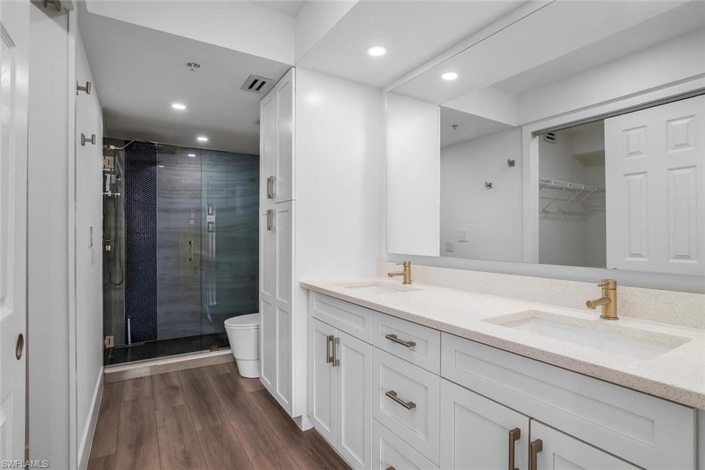 VICTORIA SHORES - Residential