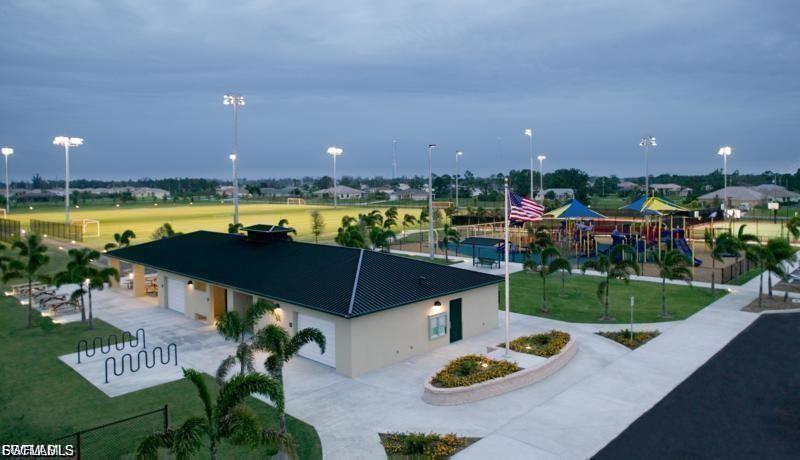 CAPE CORAL - Land
