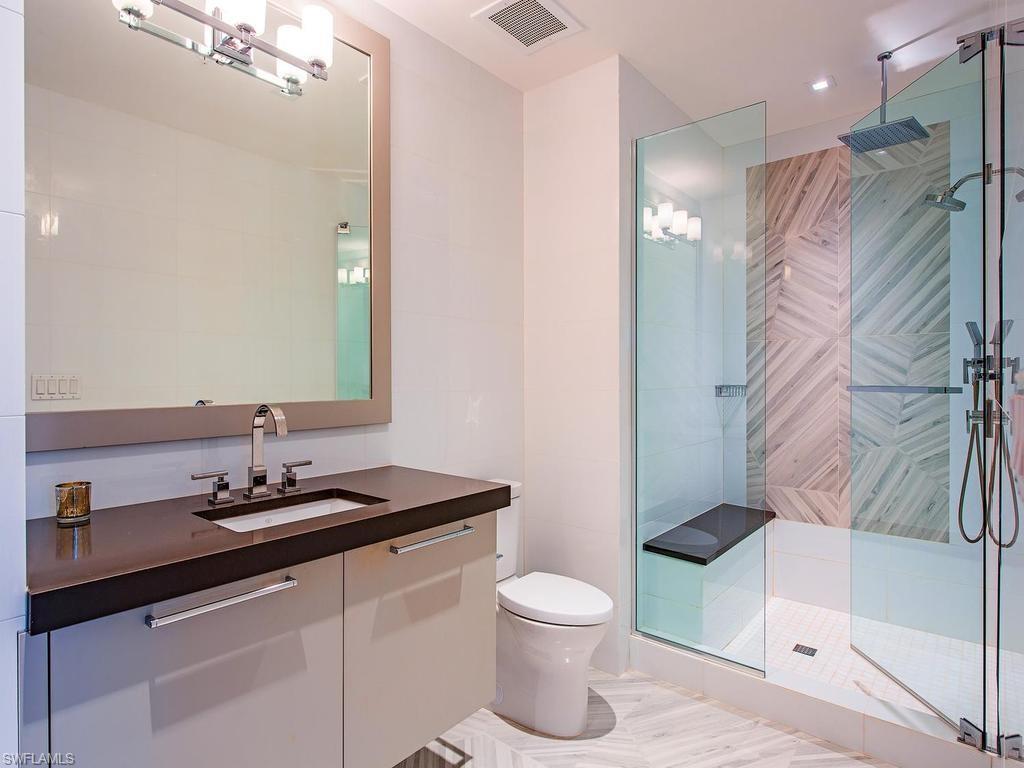 RESIDENCES AT 5TH & 5TH - Residential