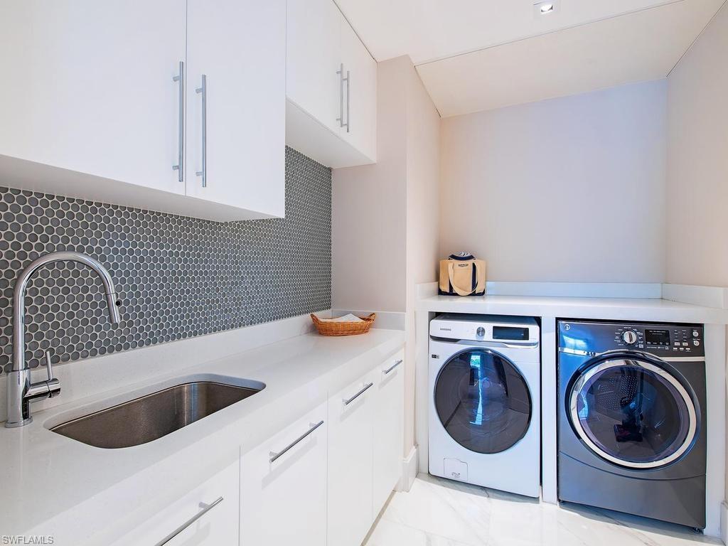 RESIDENCES AT 5TH & 5TH - Residential