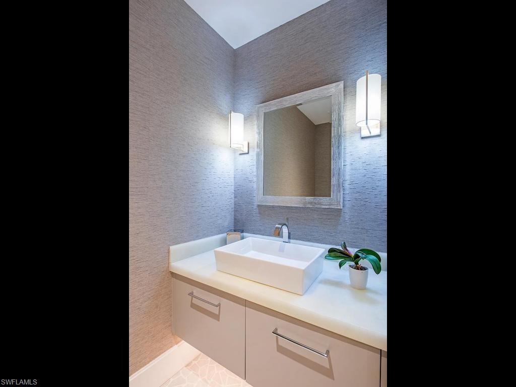 RESIDENCES AT 5TH & 5TH - Residential