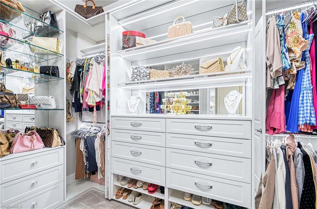 VALENCIA TRAILS - Residential