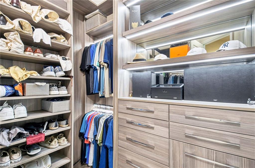 VALENCIA TRAILS - Residential