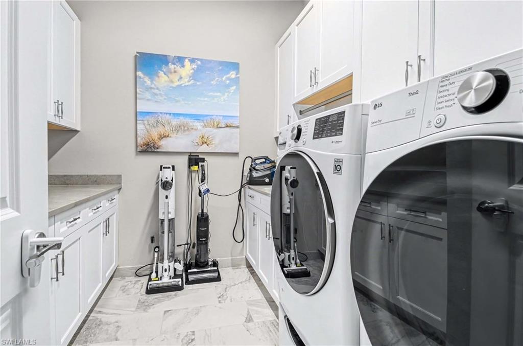 VALENCIA TRAILS - Residential