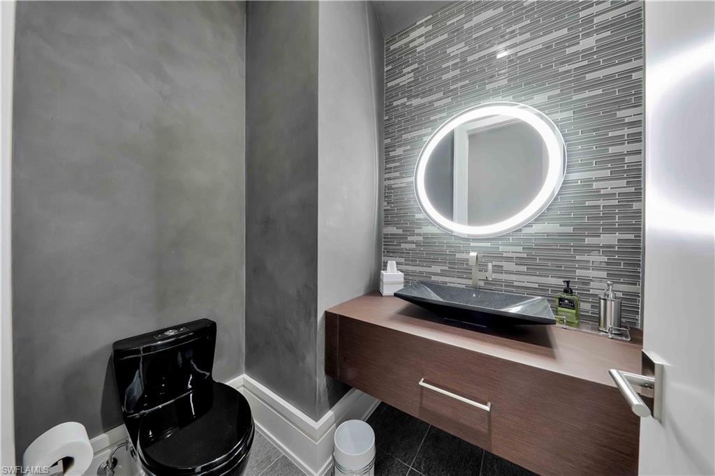 MOORINGS - Residential