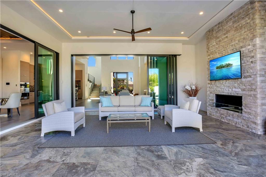 MOORINGS - Residential