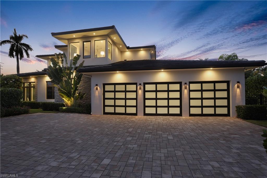 MOORINGS - Residential