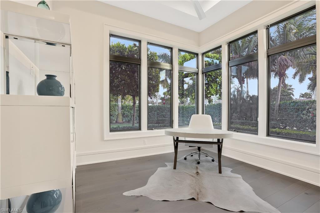 MOORINGS - Residential