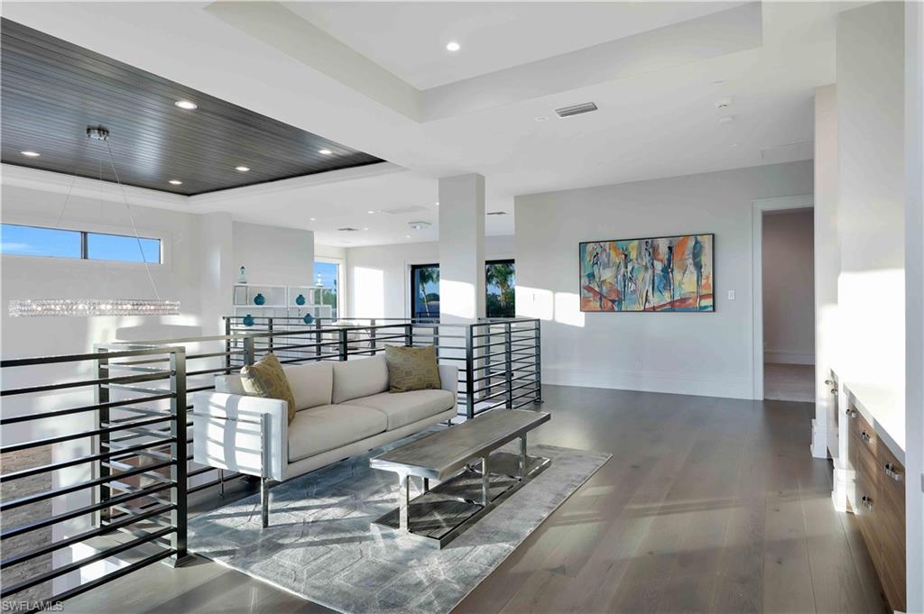 MOORINGS - Residential