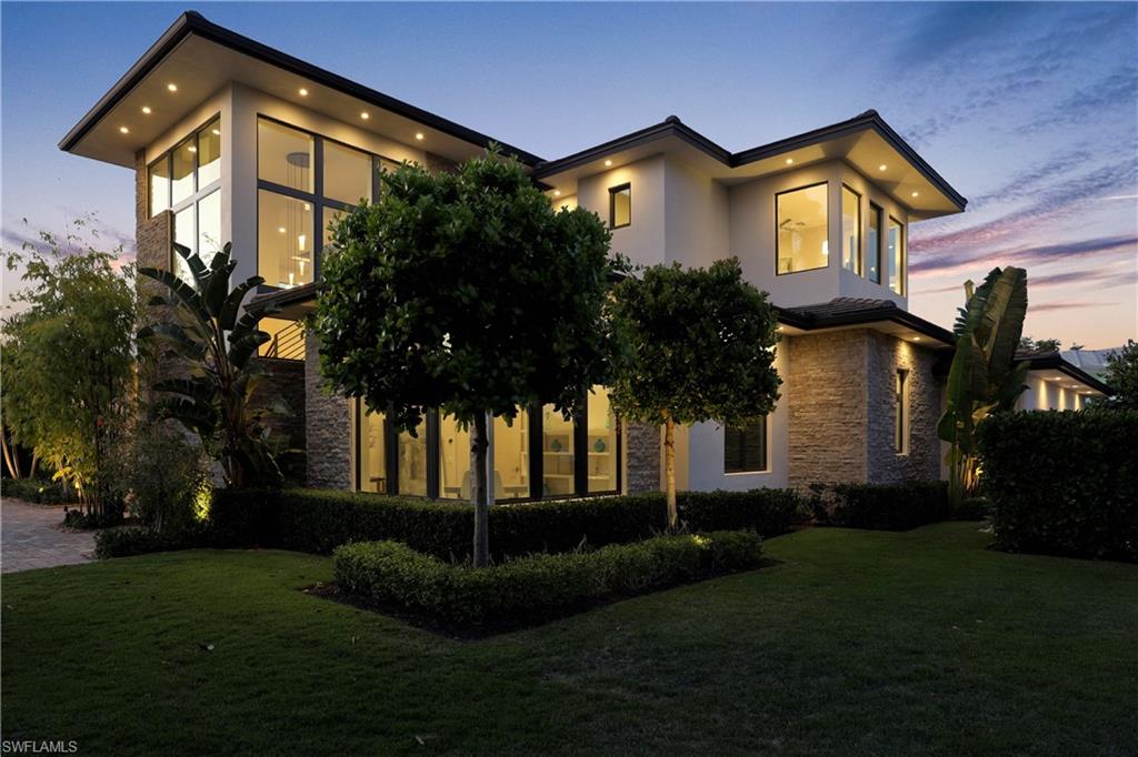 MOORINGS - Residential