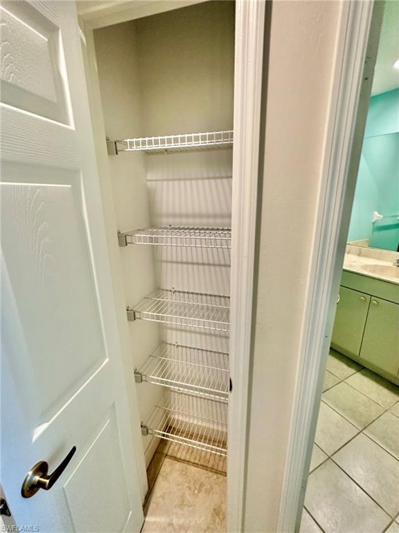 CORAL BAY II - Residential Lease