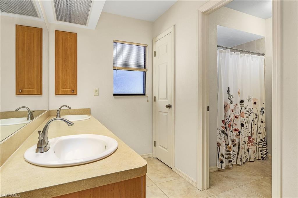 RIVER OAKS - Residential