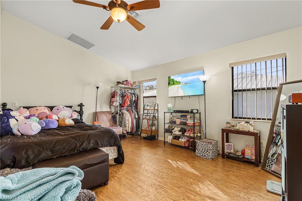 RIVER OAKS - Residential