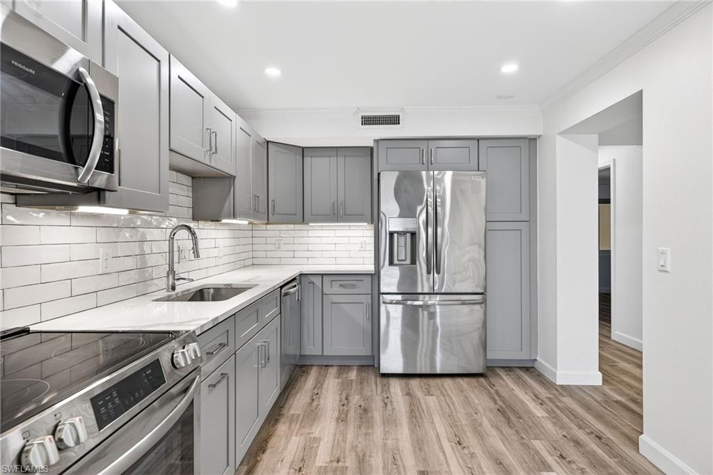 LIGHTHOUSE POINT CONDO - Residential