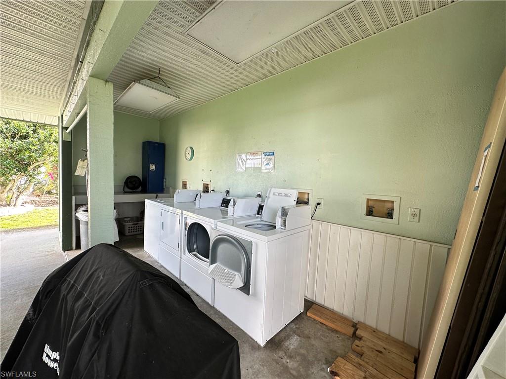 CORKSCREW WOODLANDS - Residential