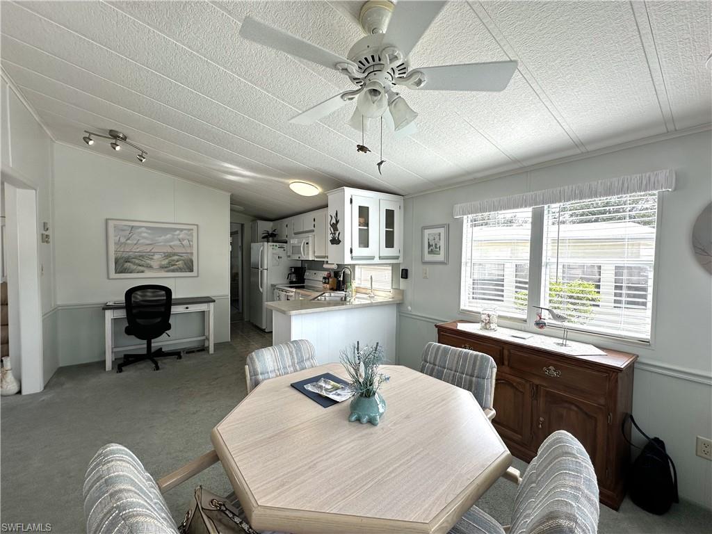 CORKSCREW WOODLANDS - Residential