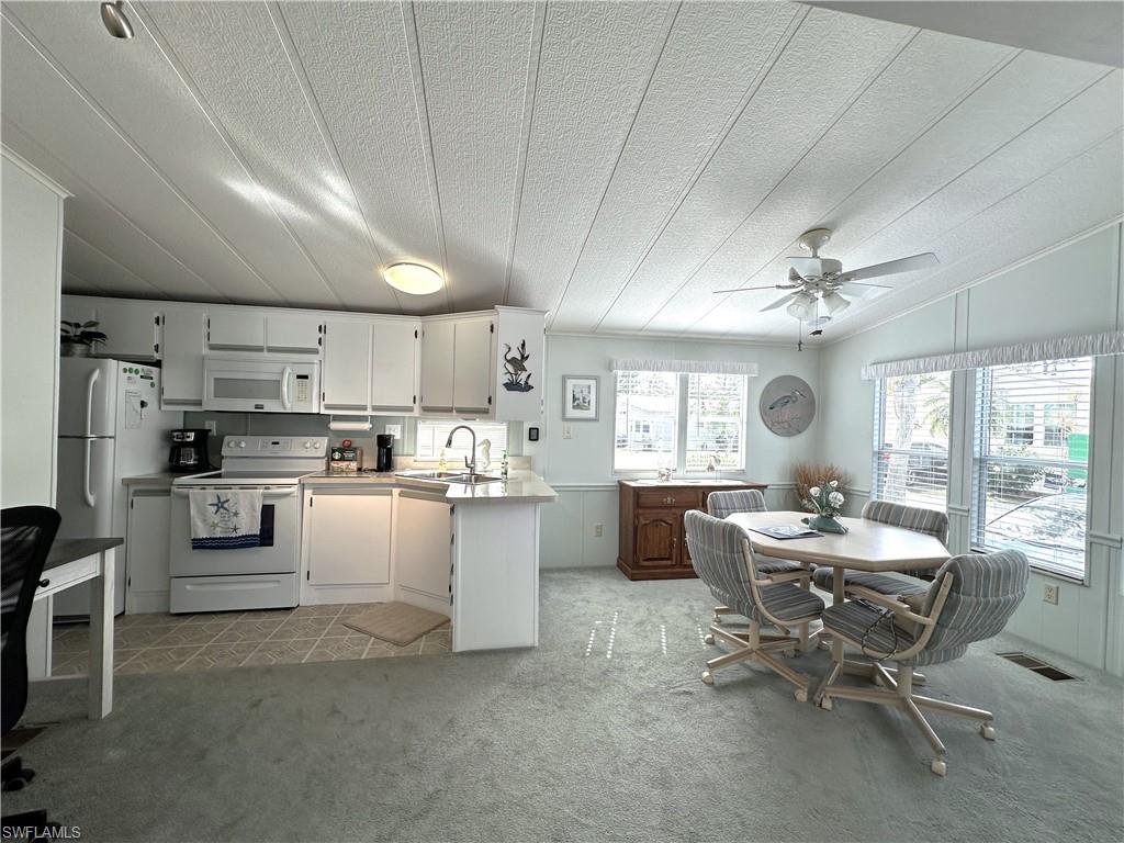 CORKSCREW WOODLANDS - Residential