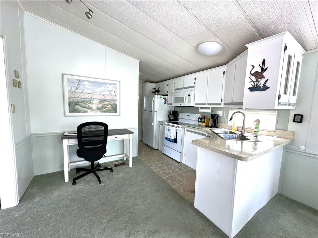 CORKSCREW WOODLANDS - Residential