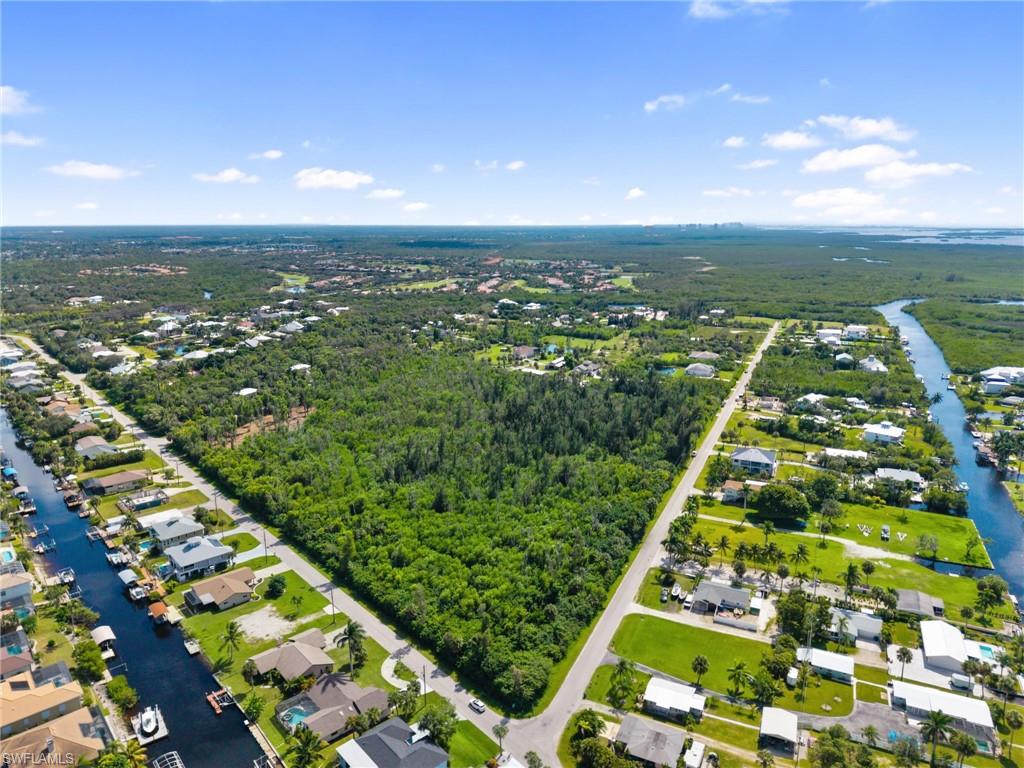 CREEKSIDE ESTATES - Land