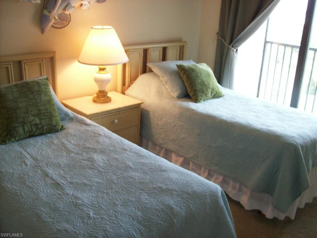 ISLAND WINDS CONDO - Residential