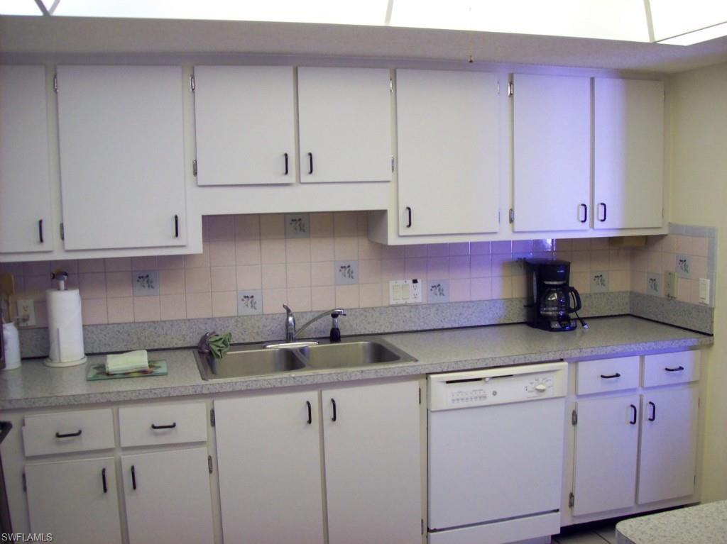 ISLAND WINDS CONDO - Residential