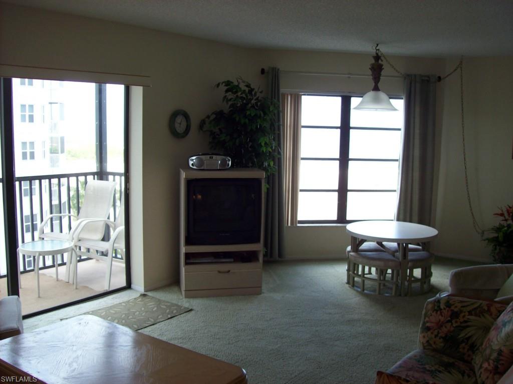 ISLAND WINDS CONDO - Residential