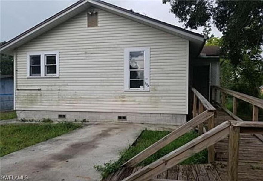 Great property in a Very good neighborhood in Fort Myers! 2 bedroom 1 bathroom
Very well maintained, new Roof, newer AC. Excellent income generating property. Check it out before its gone