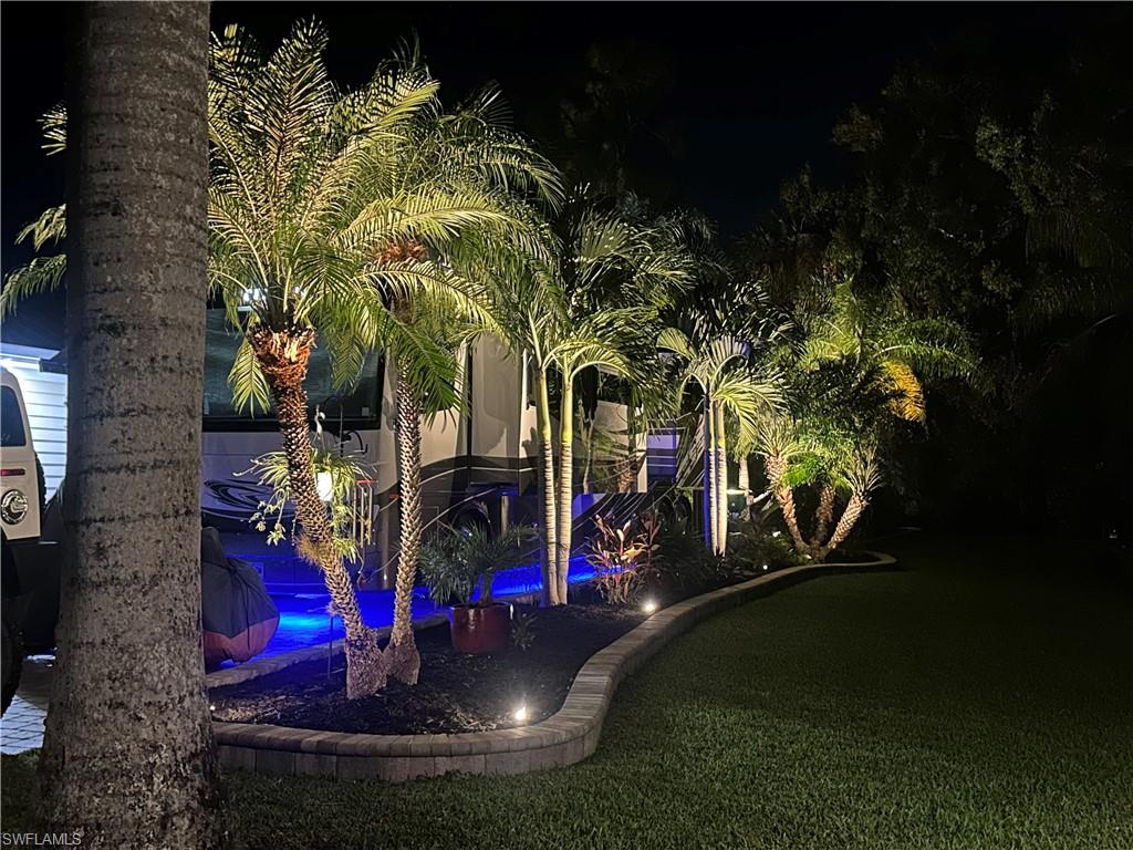 RIVERBEND MOTORCOACH RESORT - Land