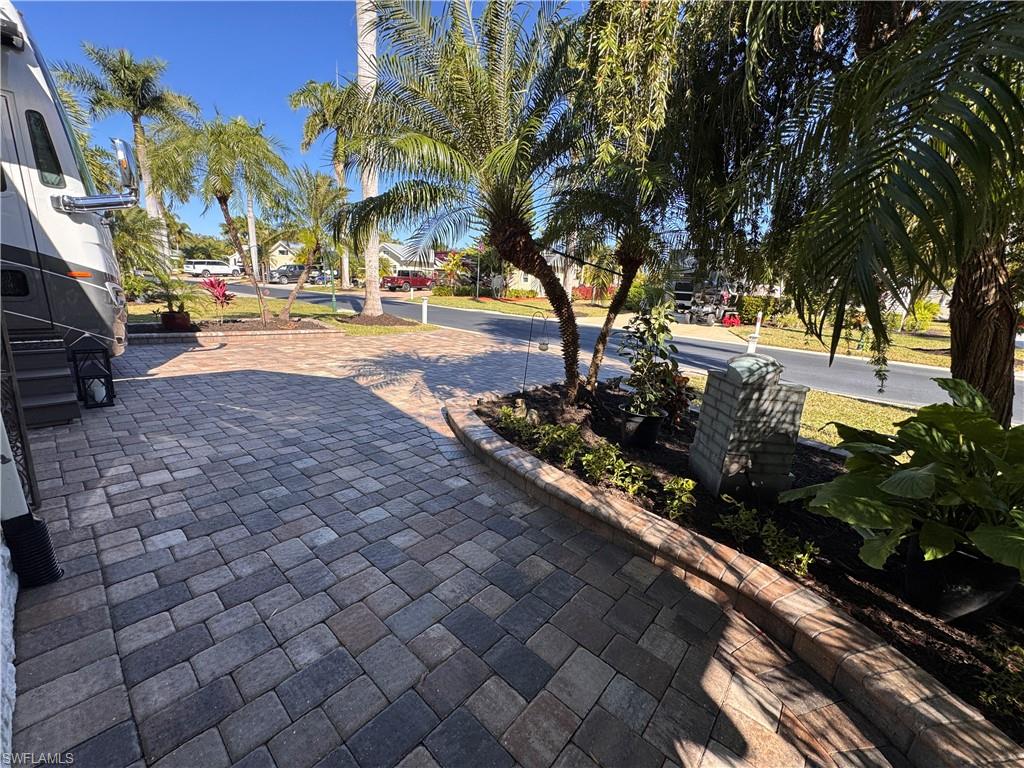 RIVERBEND MOTORCOACH RESORT - Land