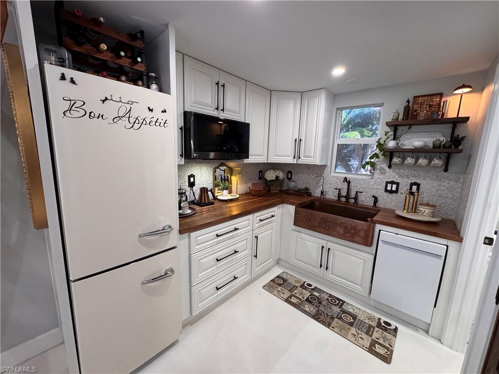 RIVERBEND MOTORCOACH RESORT - Land