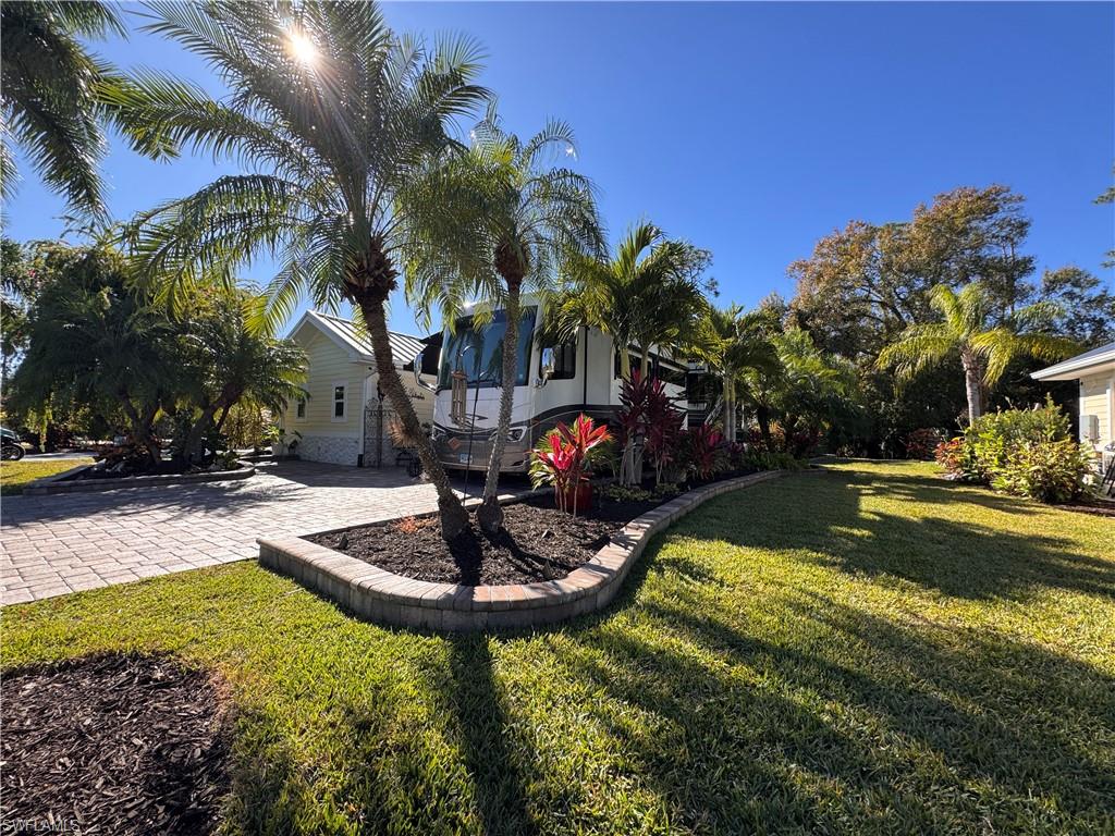 RIVERBEND MOTORCOACH RESORT - Land