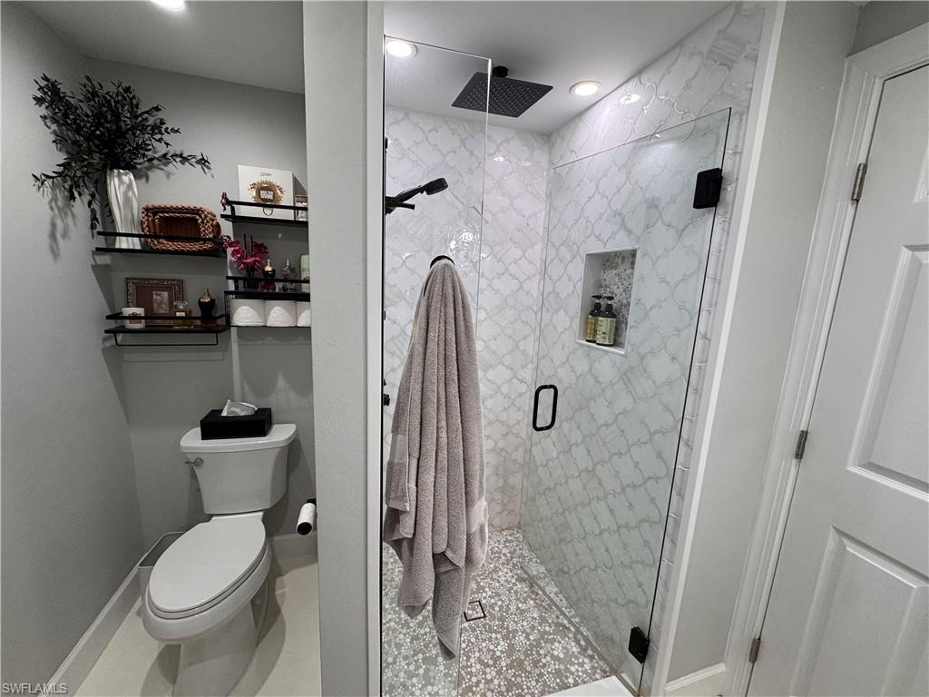 RIVERBEND MOTORCOACH RESORT - Land