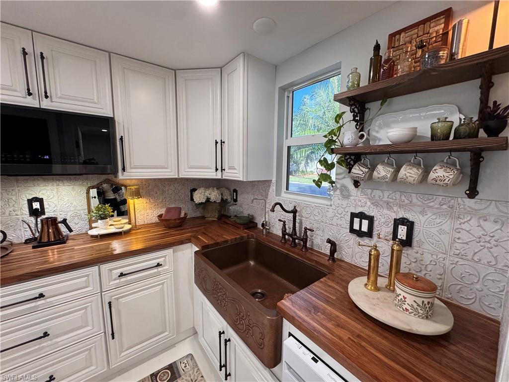 RIVERBEND MOTORCOACH RESORT - Land