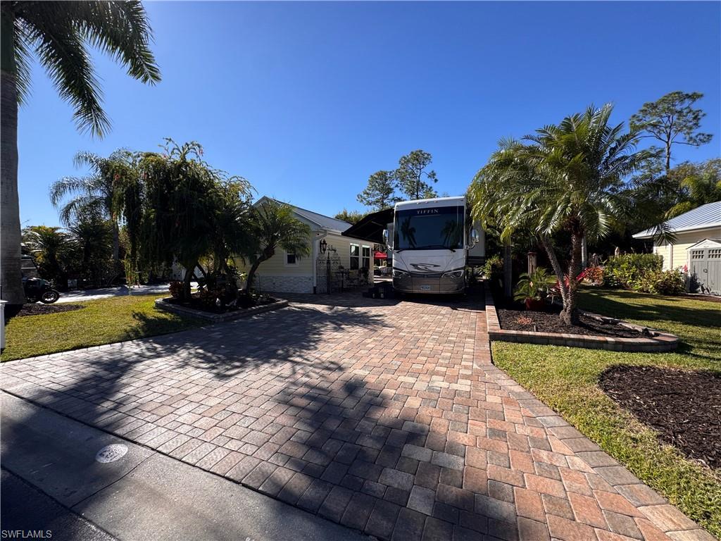 RIVERBEND MOTORCOACH RESORT - Land