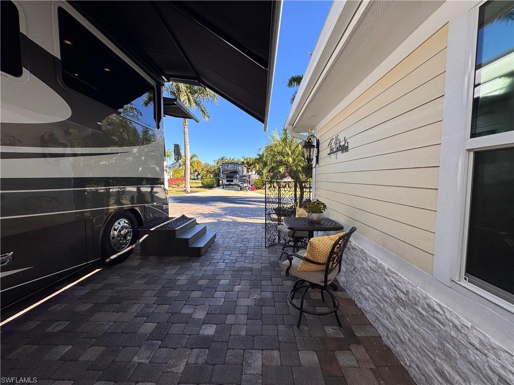 RIVERBEND MOTORCOACH RESORT - Land