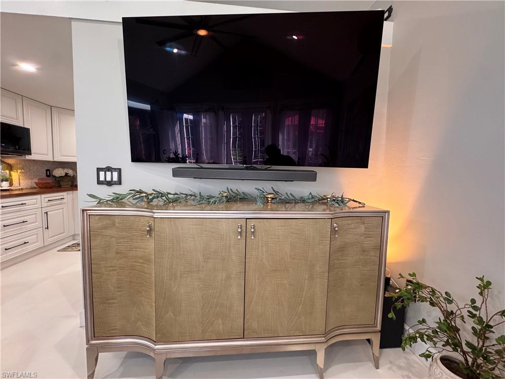 RIVERBEND MOTORCOACH RESORT - Land