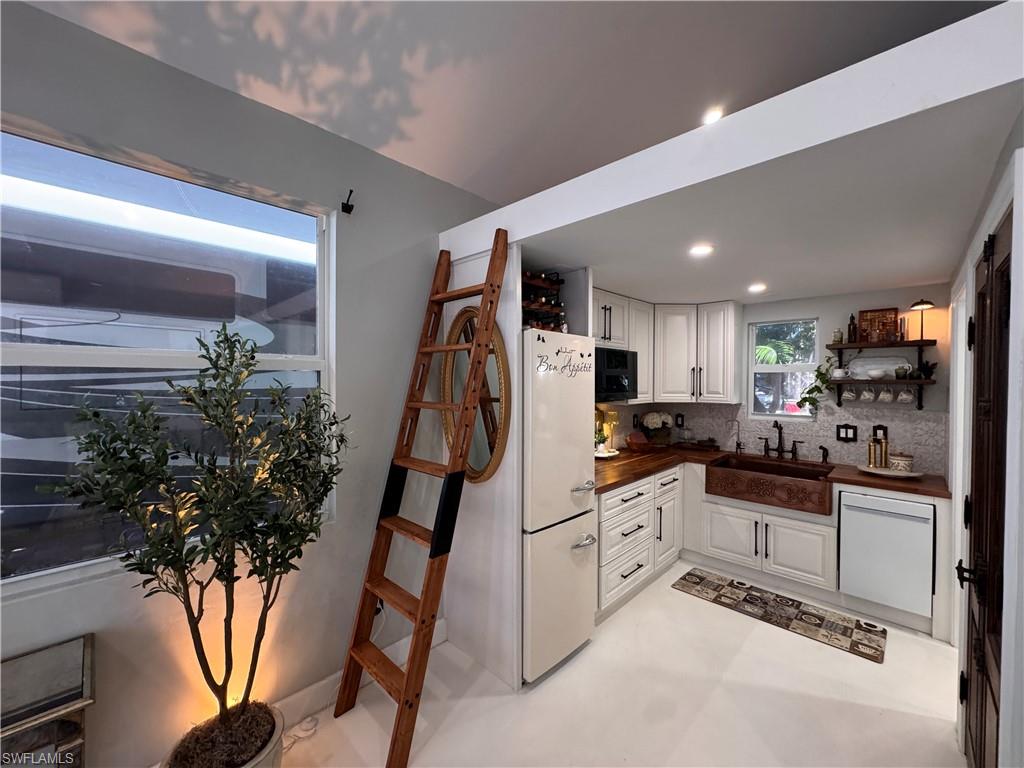 RIVERBEND MOTORCOACH RESORT - Land