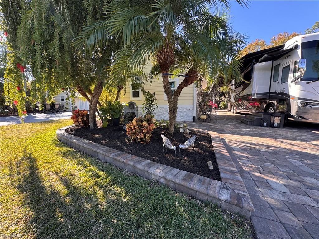 RIVERBEND MOTORCOACH RESORT - Land